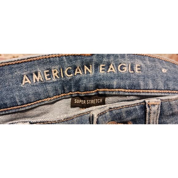 American Eagle Womens Hi-Rise Shortie Distressed Denim Shorts Size 2 26Wx2L EUC - Picture 7 of 8